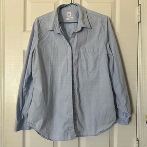 Gap button down shirt